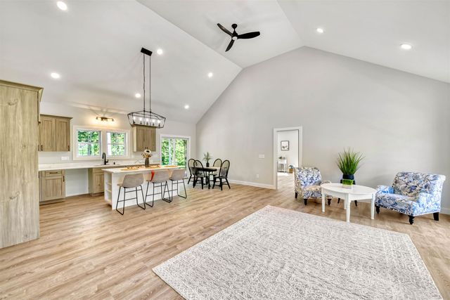 106-15 Fieldstone Lane, New London, NH 03257