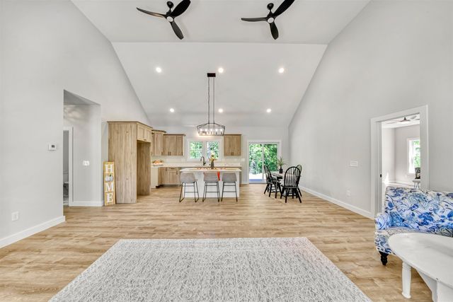 106-15 Fieldstone Lane, New London, NH 03257