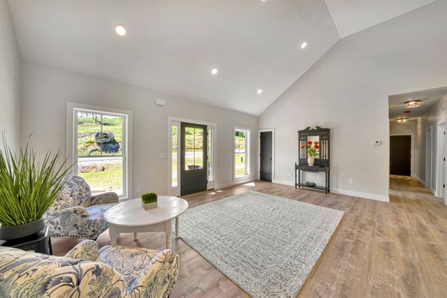 106-15 Fieldstone Lane, New London, NH 03257