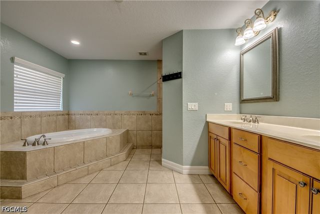 2511 NW 29th TER, Cape Coral, FL 33993