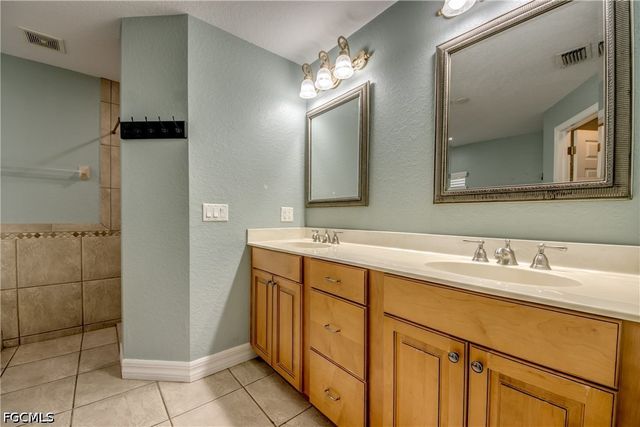 2511 NW 29th TER, Cape Coral, FL 33993