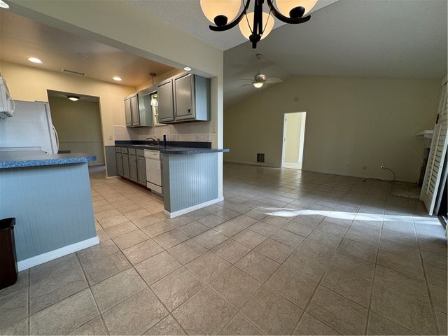 1937 Tamara Trail 2C, Vero Beach, FL 32966