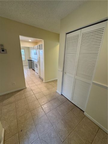 1937 Tamara Trail 2C, Vero Beach, FL 32966