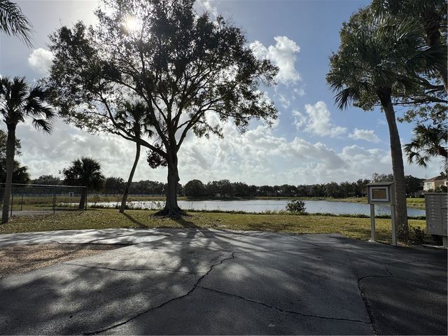 1937 Tamara Trail 2C, Vero Beach, FL 32966