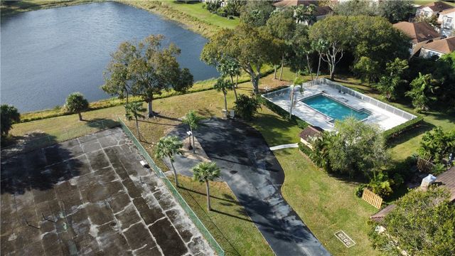 1937 Tamara Trail 2C, Vero Beach, FL 32966