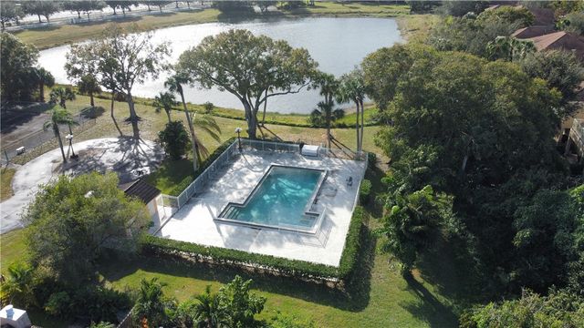 1937 Tamara Trail 2C, Vero Beach, FL 32966