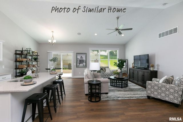 602 15TH Street, Le Claire, IA 52753