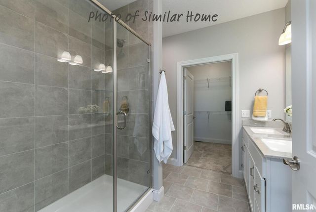 602 15TH Street, Le Claire, IA 52753