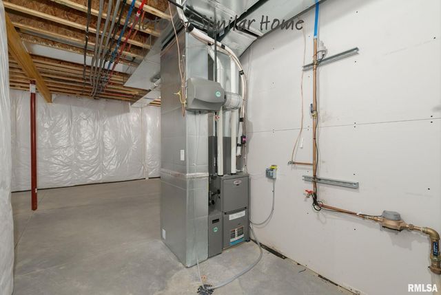 602 15TH Street, Le Claire, IA 52753