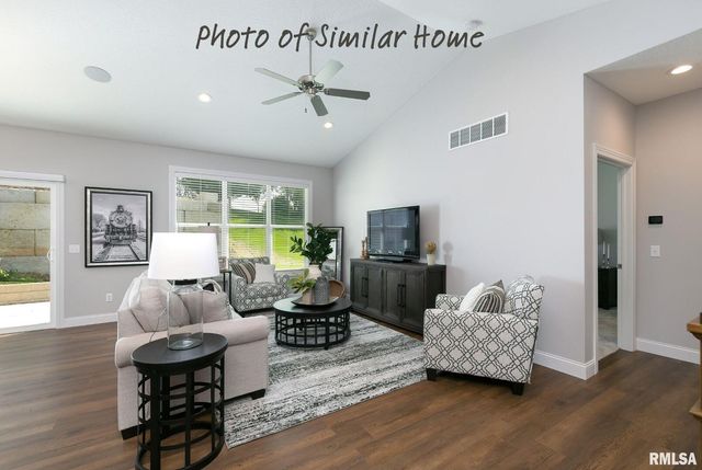 602 15TH Street, Le Claire, IA 52753