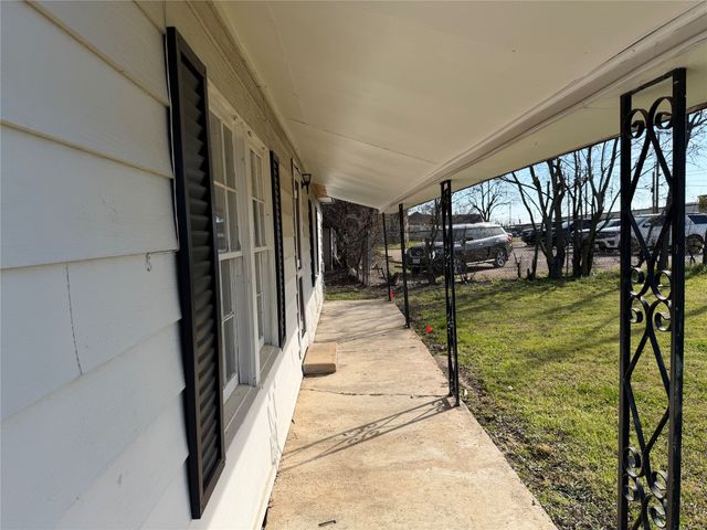 101 Bill Jackson Drive, Alvarado, TX 76009