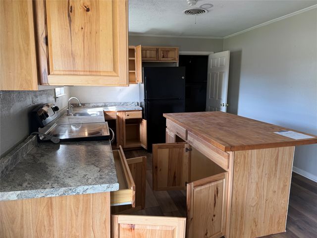 101 Bill Jackson Drive, Alvarado, TX 76009