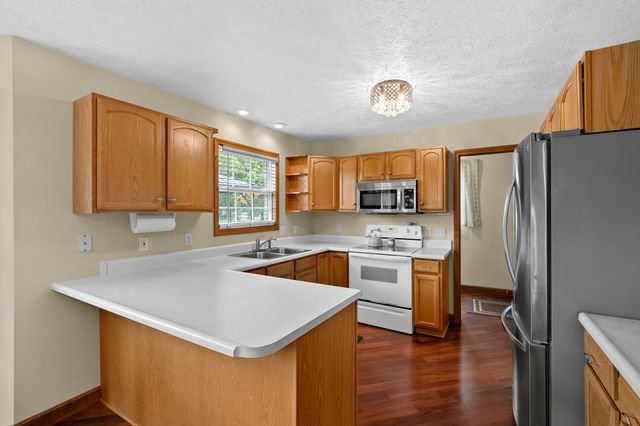 3061 Mandarin Grove Lane, Kalamazoo, MI 49004