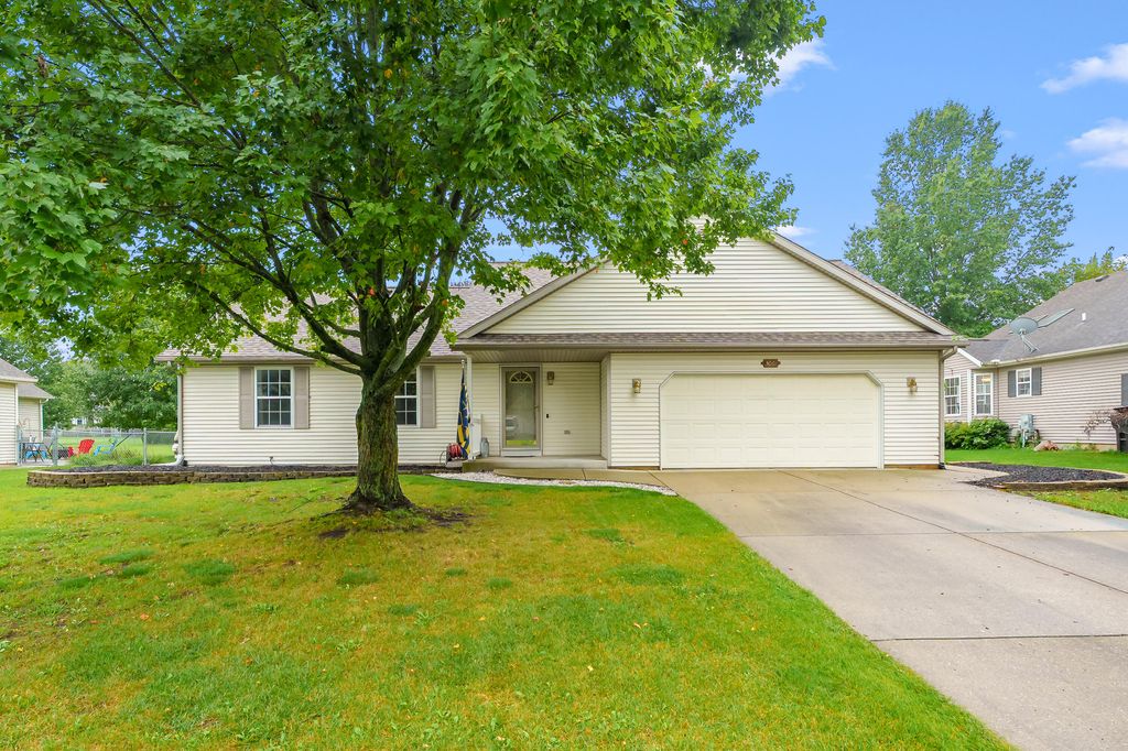 3061 Mandarin Grove Lane, Kalamazoo, MI 49004