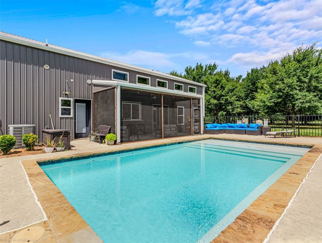 37568 State Highway 64, Wills Point, TX 75169