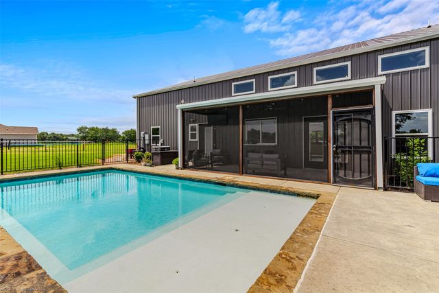37568 State Highway 64, Wills Point, TX 75169