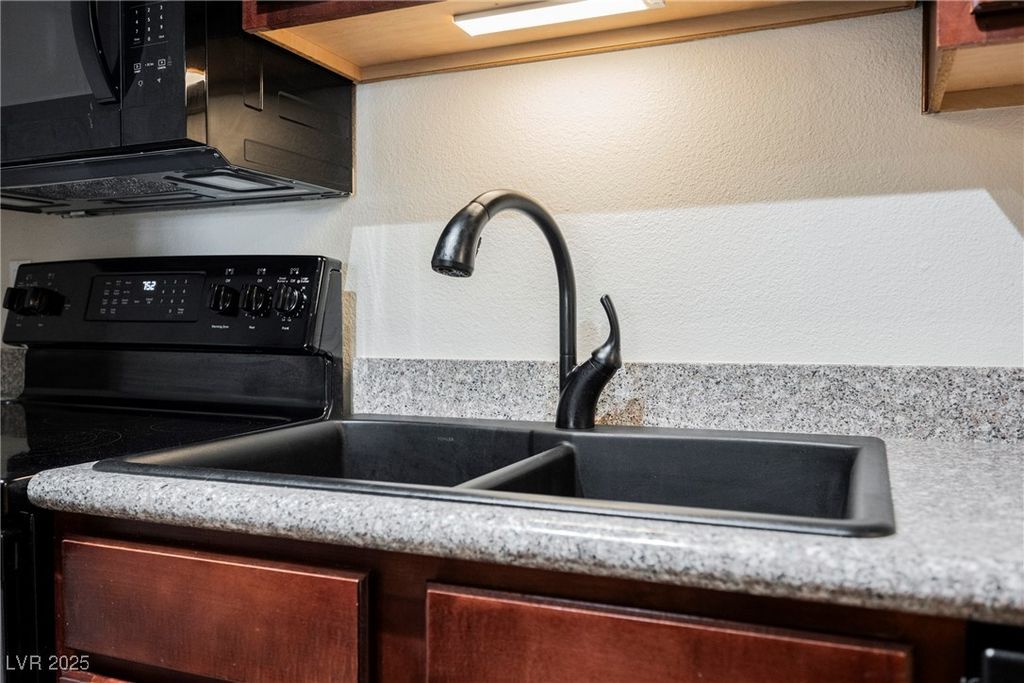 Image 17 of property listing at 2451 North Rainbow Boulevard 2026, Las Vegas, NV 89108
