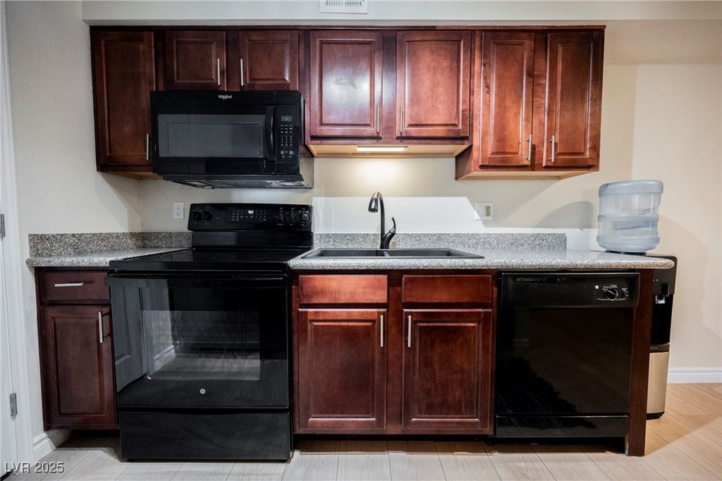 Image 22 of property listing at 2451 North Rainbow Boulevard 2026, Las Vegas, NV 89108