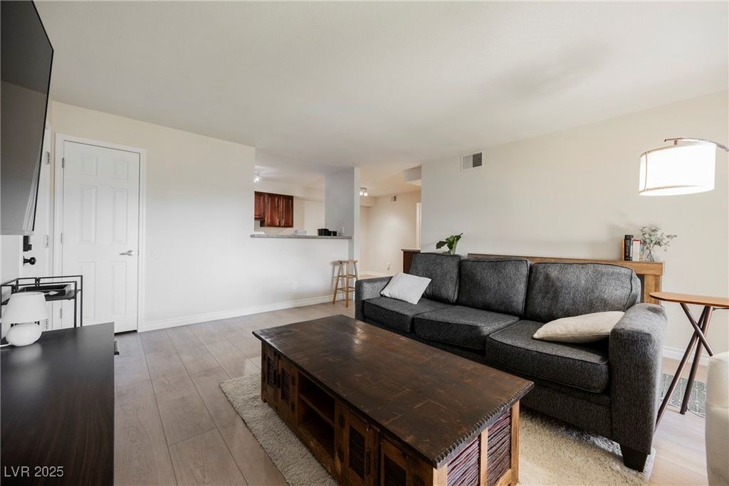 Image 8 of property listing at 2451 North Rainbow Boulevard 2026, Las Vegas, NV 89108