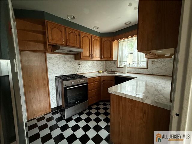 182 Newman Street 2309, Metuchen, NJ 08840