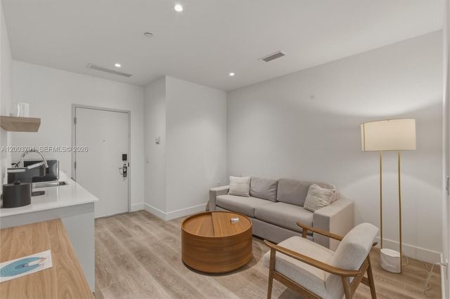 229 SW 9th St 502, Miami, FL 33130