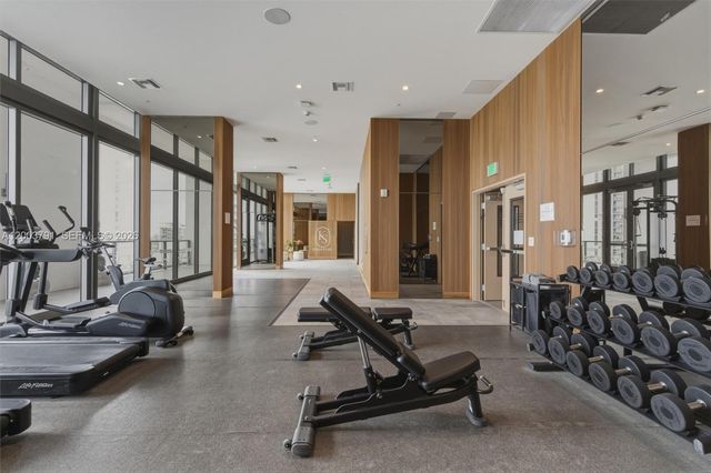 229 SW 9th St 502, Miami, FL 33130