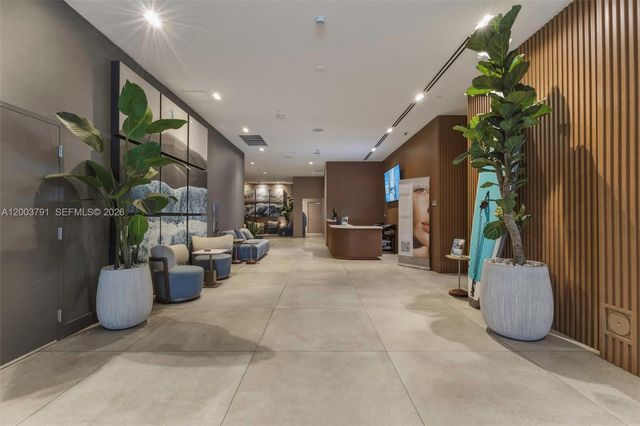 229 SW 9th St 502, Miami, FL 33130