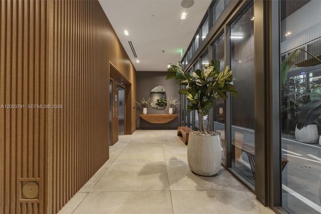 229 SW 9th St 502, Miami, FL 33130