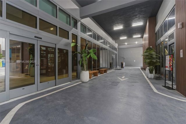 229 SW 9th St 502, Miami, FL 33130