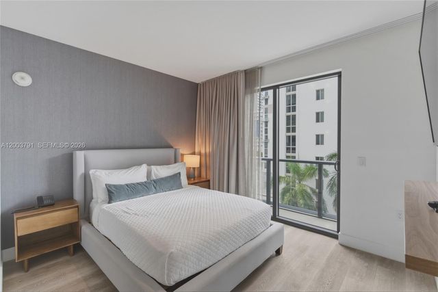 229 SW 9th St 502, Miami, FL 33130