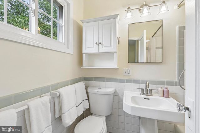 1622 RIPON PL, Alexandria, VA 22302