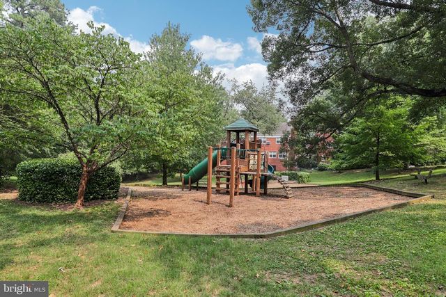 1622 RIPON PL, Alexandria, VA 22302