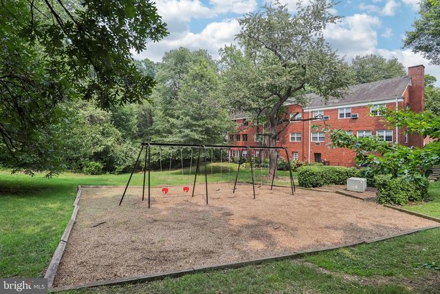 1622 RIPON PL, Alexandria, VA 22302