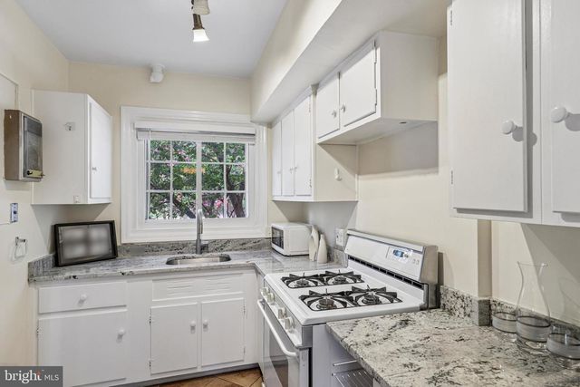 1622 RIPON PL, Alexandria, VA 22302