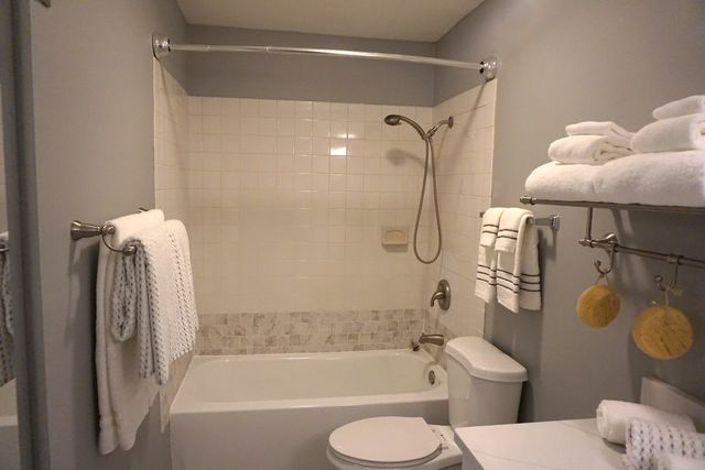 2650 Brookwood Way Drive 118B, Rolling Meadows, IL 60008