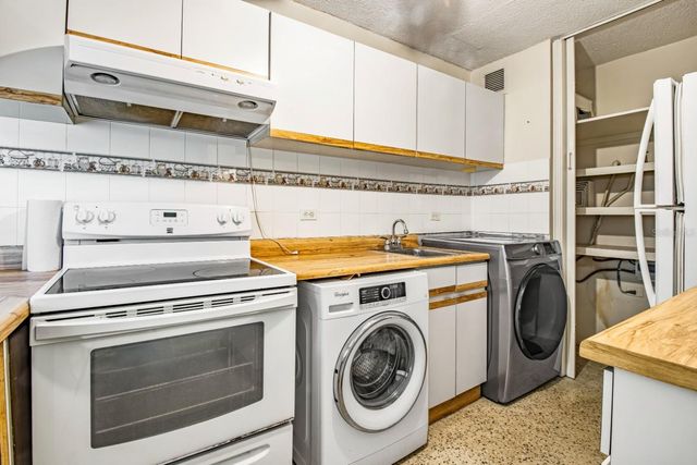 COND. LAGUNA GARDENS II 2 AVE. LAGUNA 9A, Carolina, PR 00979