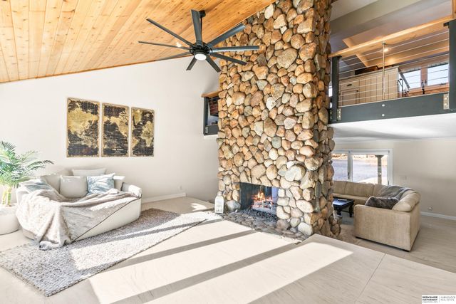 47 Ginger Woods Road, Valley, NE 68064