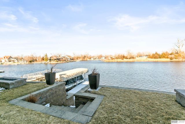 47 Ginger Woods Road, Valley, NE 68064