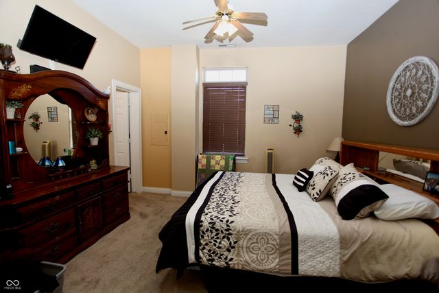 54 W High Street, Mooresville, IN 46158