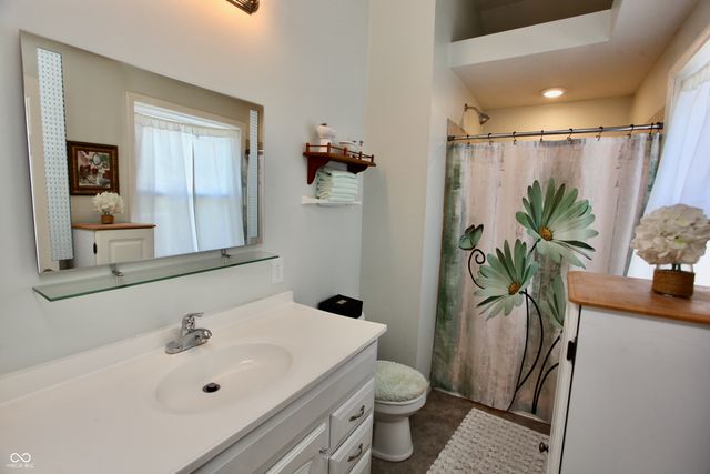 54 W High Street, Mooresville, IN 46158