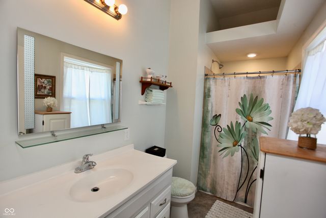 54 W High Street, Mooresville, IN 46158