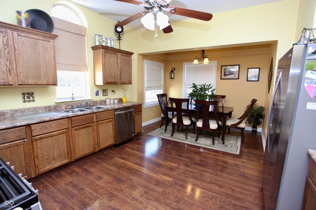 54 W High Street, Mooresville, IN 46158