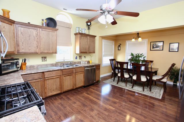 54 W High Street, Mooresville, IN 46158