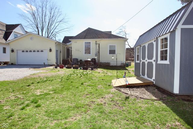 54 W High Street, Mooresville, IN 46158