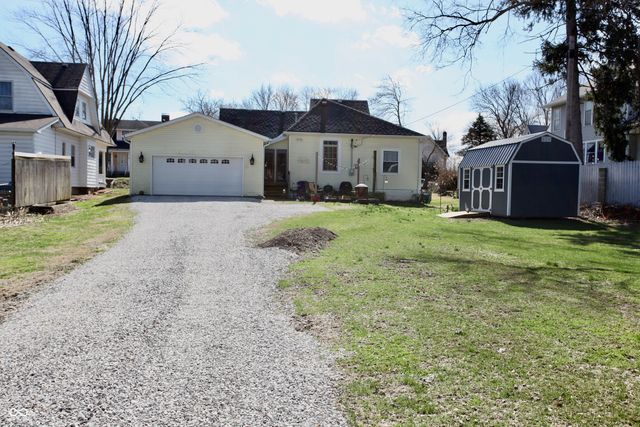 54 W High Street, Mooresville, IN 46158