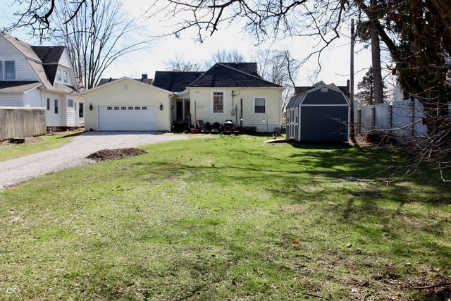 54 W High Street, Mooresville, IN 46158