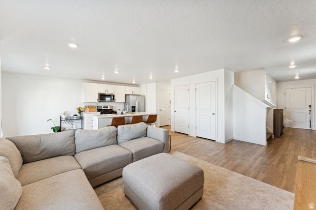 42 N WAYNE WAY, Grantsville, UT 84029