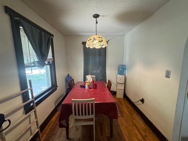 615 S Broadview Ave, Wichita, KS 67218