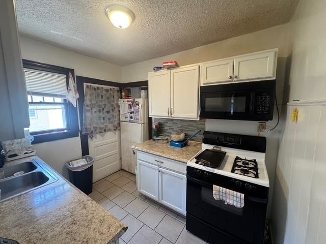 615 S Broadview Ave, Wichita, KS 67218