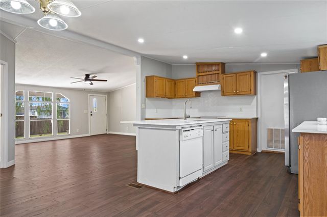 9623 Meadowvine Drive, Houston, TX 77044